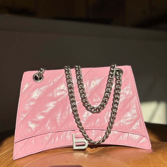 Balenciaga Handbags - BALENCIAGA⚡️EUC⚡️Pink Crush Chain Flap Bag Quilted Crushed Calfskin⚡️Medium